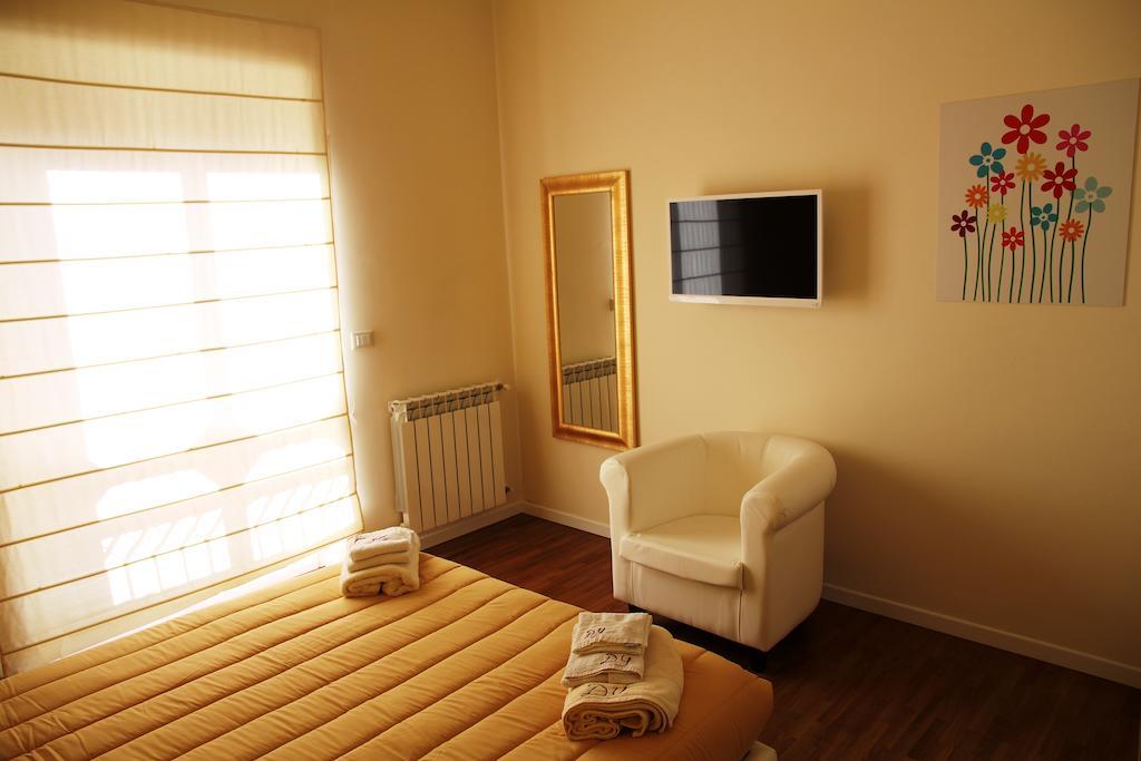 Domus Yenne Suites Cagliari Habitación foto